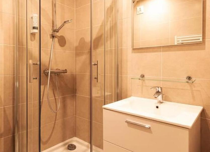 Le Theatre Hotel Suresnes Luaran gambar